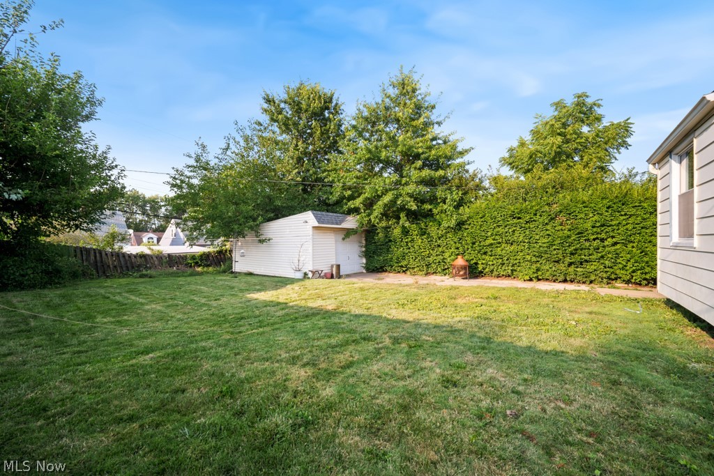 2738 Silverdale Avenue Cleveland OH 44109