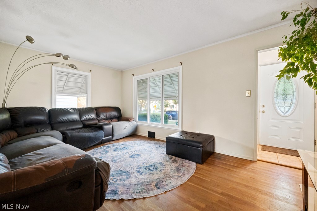 2738 Silverdale Avenue Cleveland OH 44109