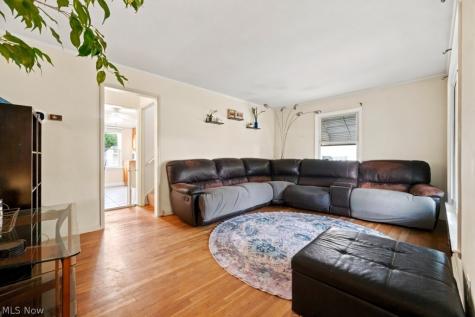 2738 Silverdale Avenue Cleveland OH 44109