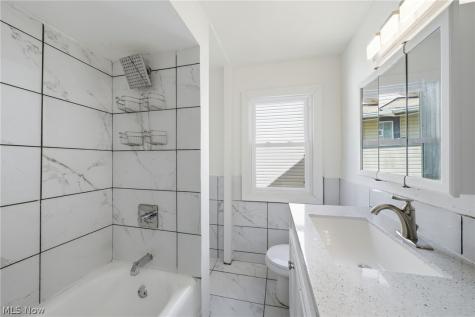 1068 Nela View Road Cleveland Heights OH 44112