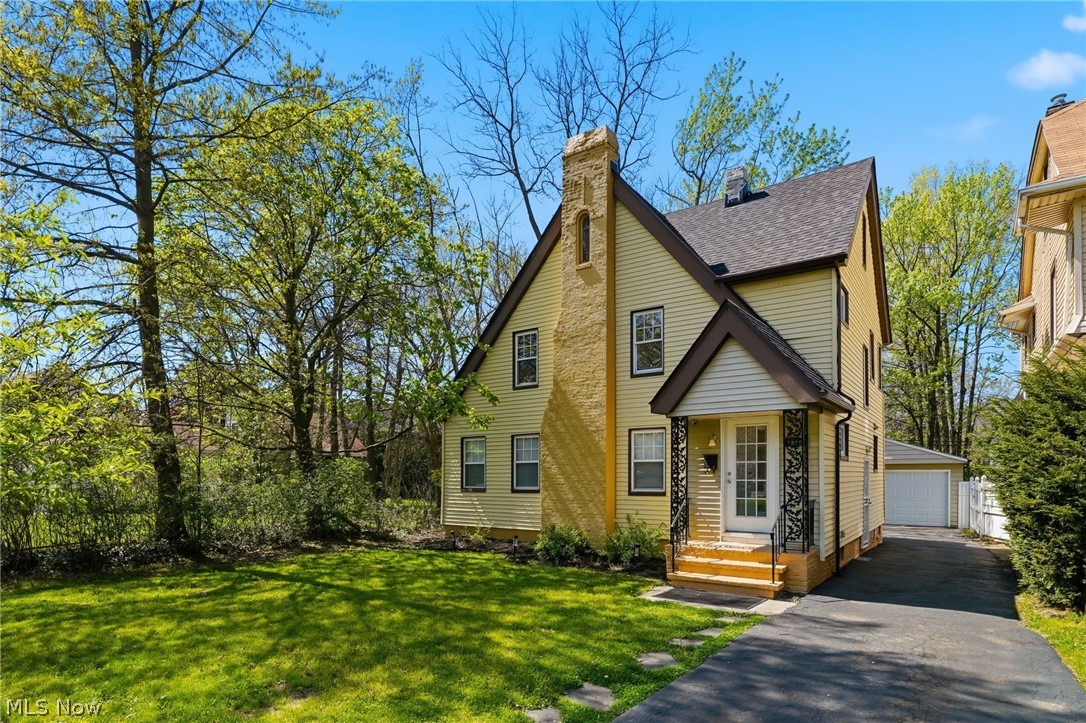 1068 Nela View Road Cleveland Heights OH 44112