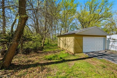 1068 Nela View Road Cleveland Heights OH 44112