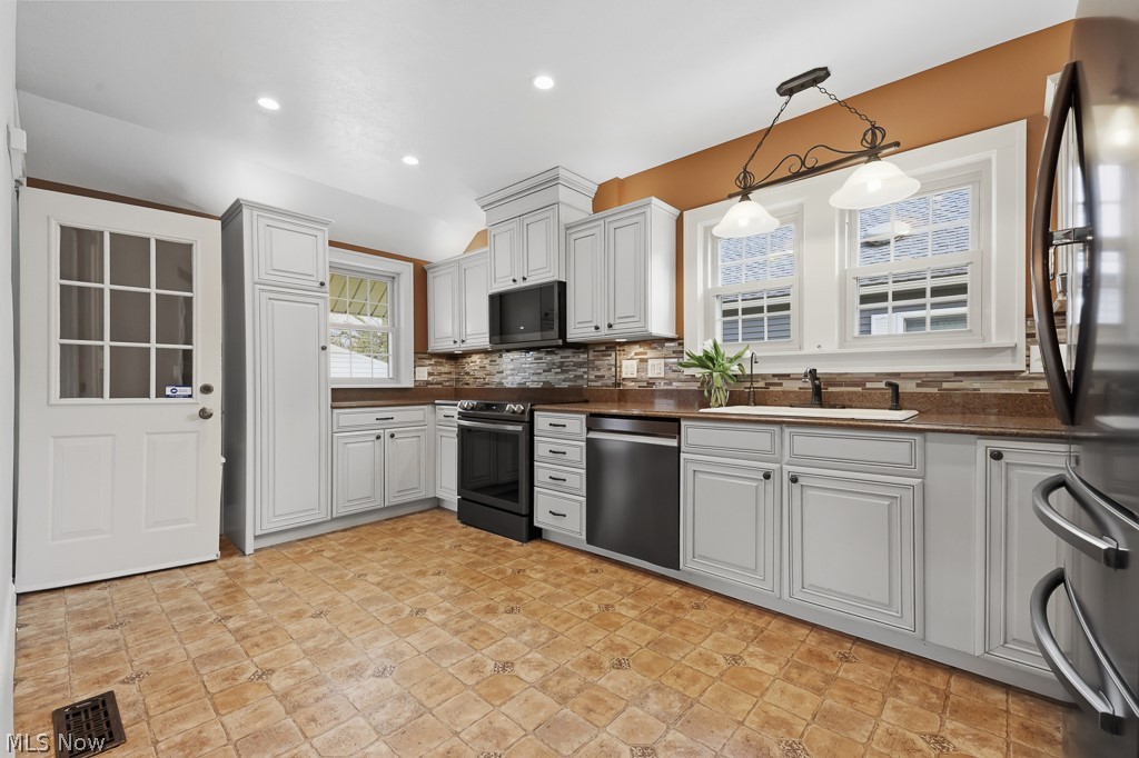122 Overlook Avenue Wadsworth OH 44281