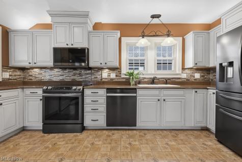 122 Overlook Avenue Wadsworth OH 44281