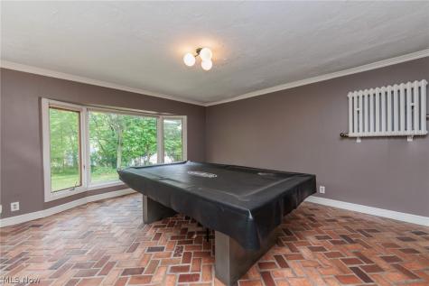2548 Charney Road University Heights OH 44118
