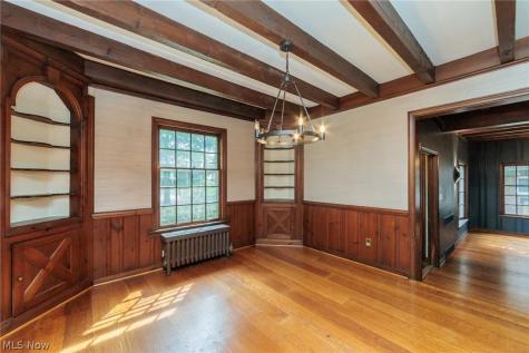 2548 Charney Road University Heights OH 44118