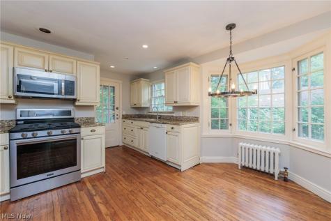 2548 Charney Road University Heights OH 44118