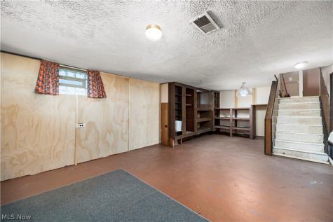 12501 Wayland Cleveland OH 44111