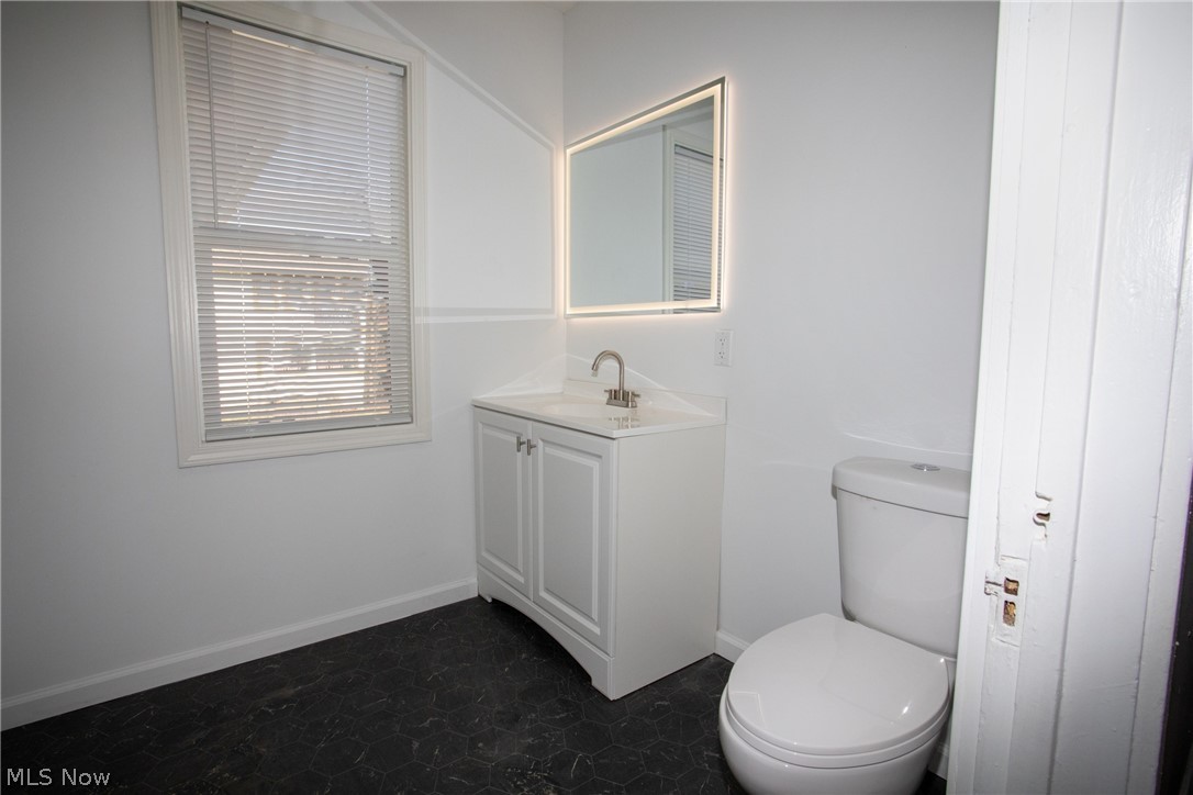228 Center Street Hubbard OH 44425