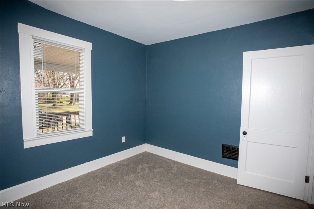228 Center Street Hubbard OH 44425