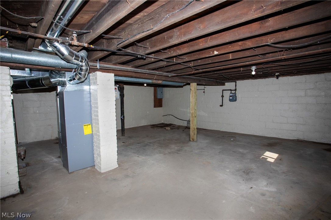 228 Center Street Hubbard OH 44425