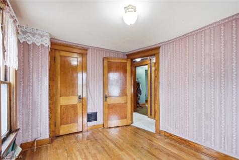 407 Illinois Avenue Lorain OH 44052