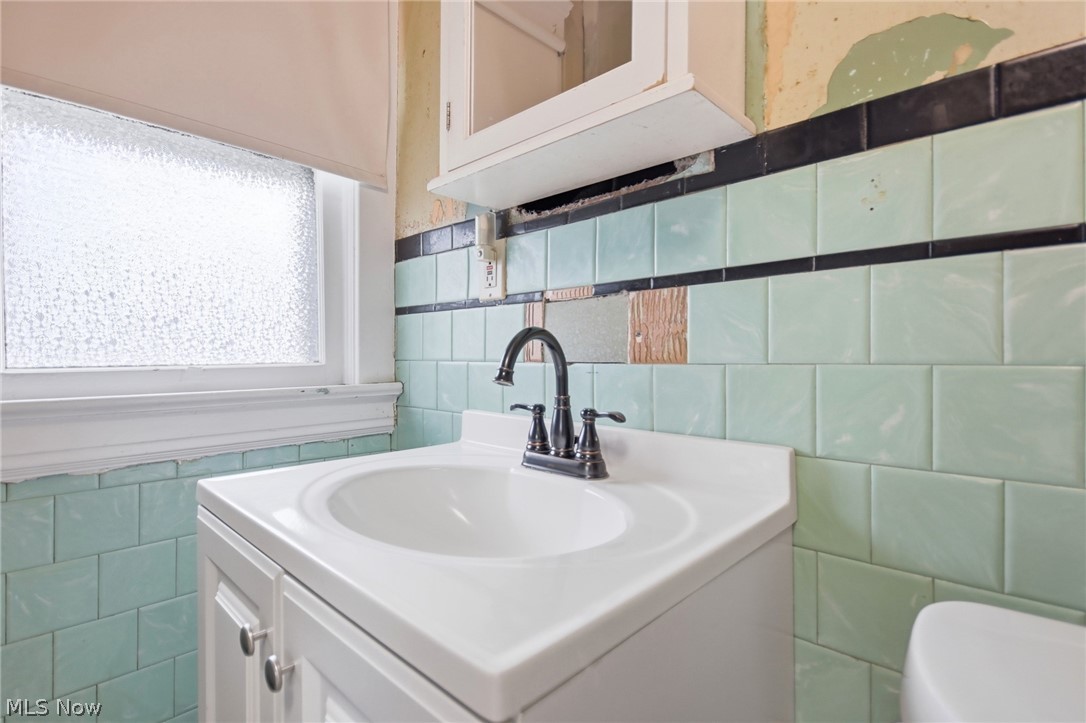 407 Illinois Avenue Lorain OH 44052