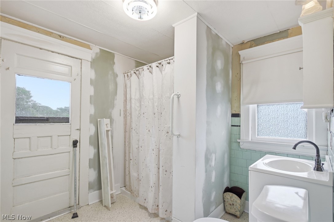 407 Illinois Avenue Lorain OH 44052