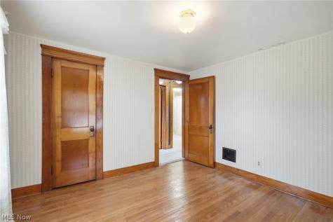 407 Illinois Avenue Lorain OH 44052