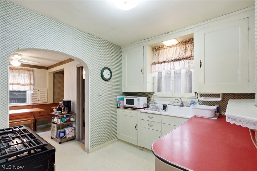 407 Illinois Avenue Lorain OH 44052
