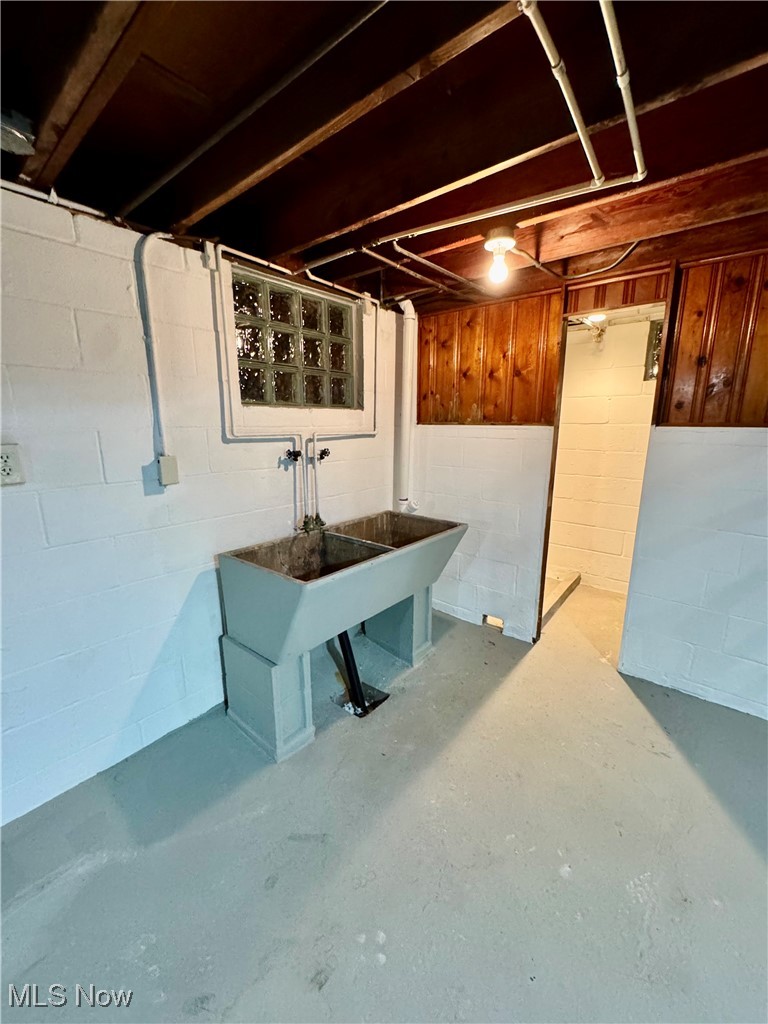 435 Manchester Avenue Youngstown OH 44509
