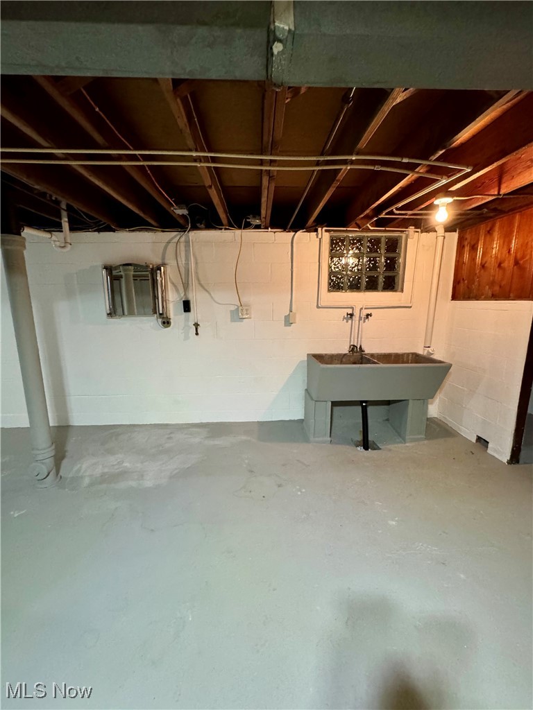 435 Manchester Avenue Youngstown OH 44509