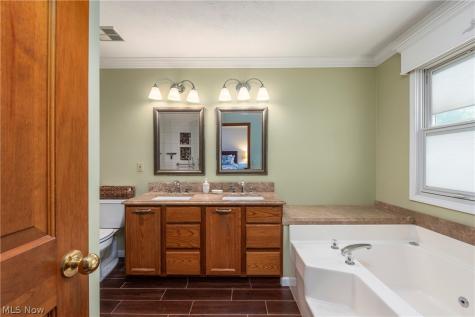 717 Wedgewood Drive Avon Lake OH 44012