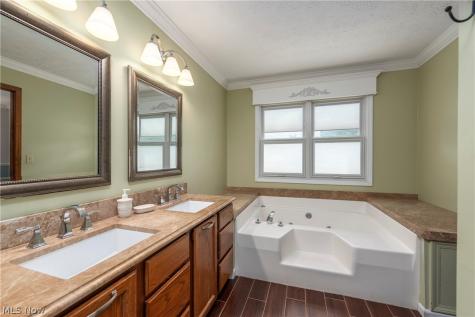 717 Wedgewood Drive Avon Lake OH 44012