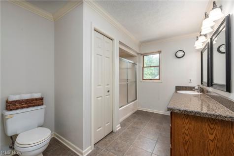 717 Wedgewood Drive Avon Lake OH 44012