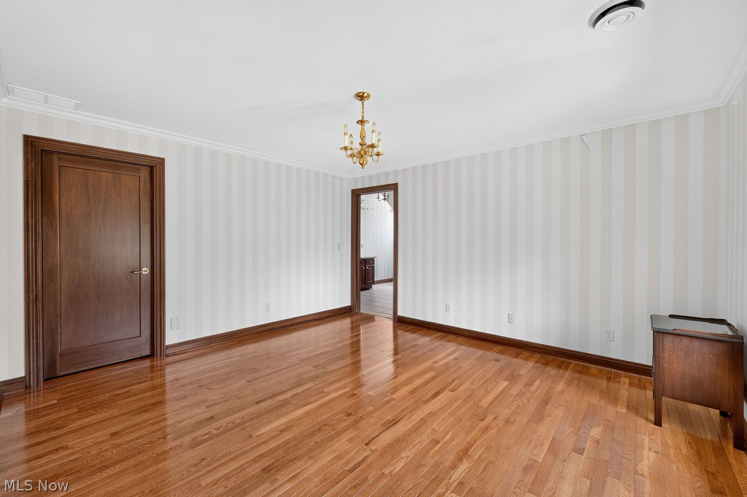 6 Warwick Lane Rocky River OH 44116