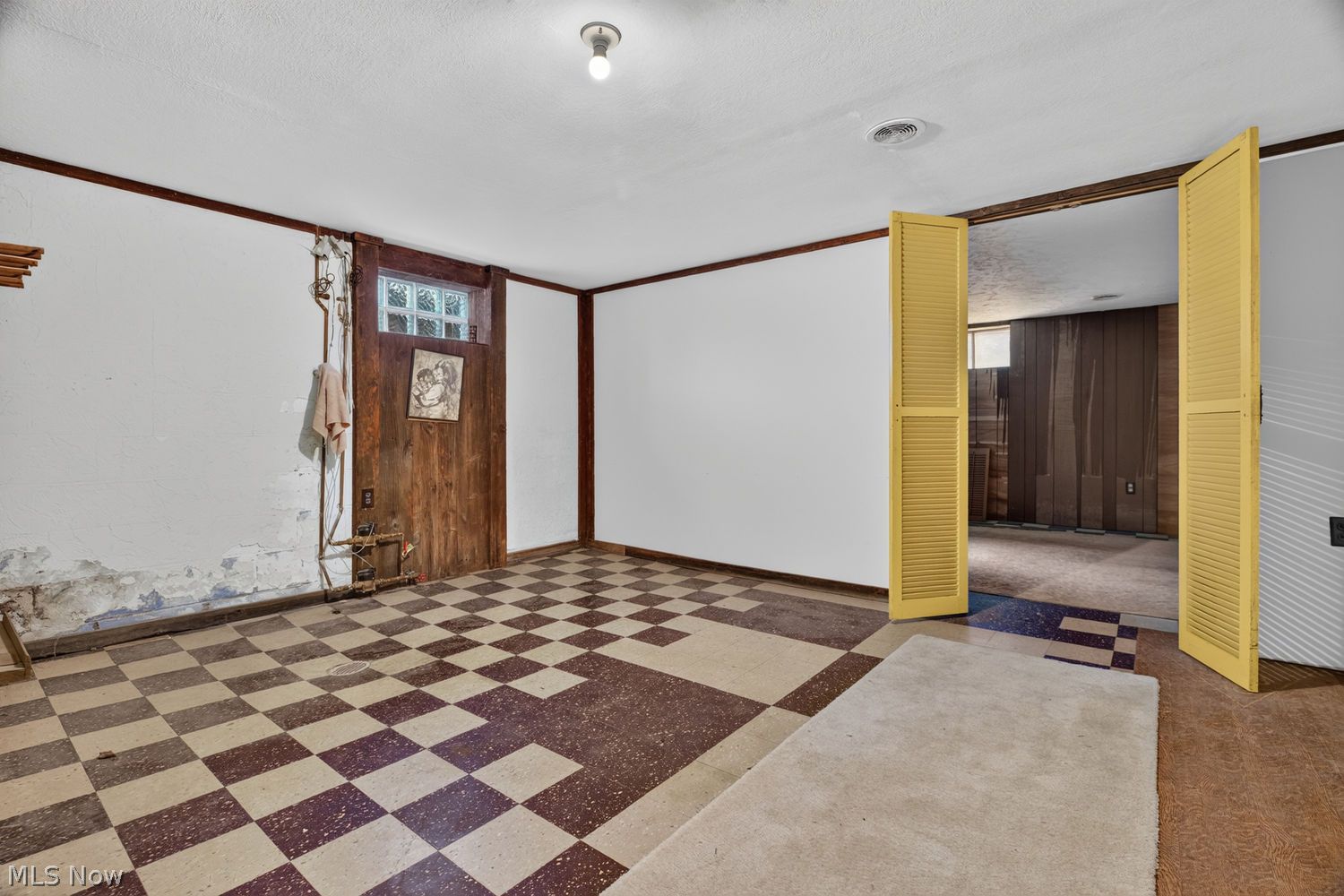 114 S Leavitt Road S Amherst OH 44001