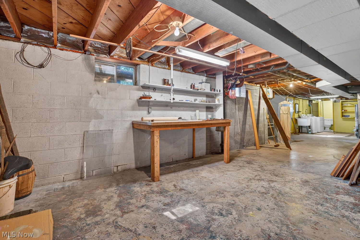 114 S Leavitt Road S Amherst OH 44001