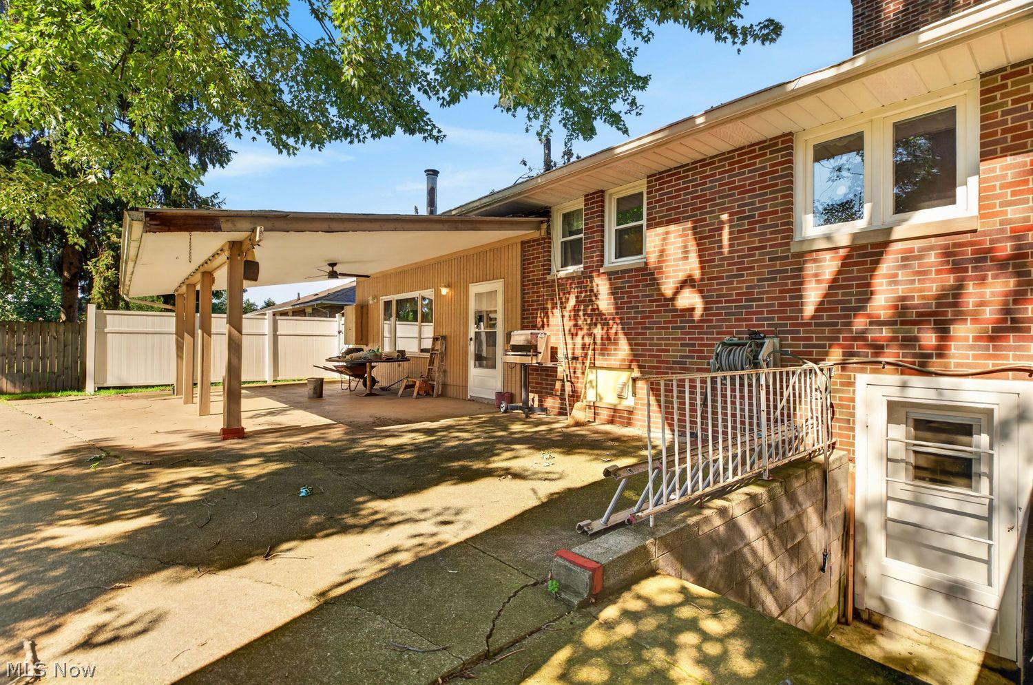 114 S Leavitt Road S Amherst OH 44001