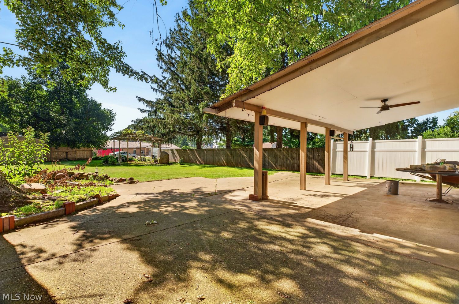 114 S Leavitt Road S Amherst OH 44001