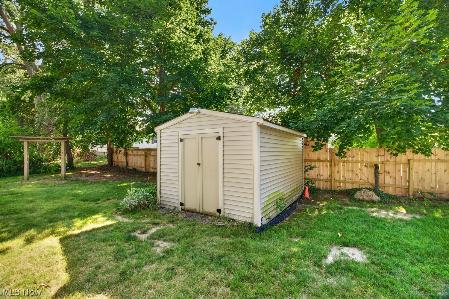 114 S Leavitt Road S Amherst OH 44001