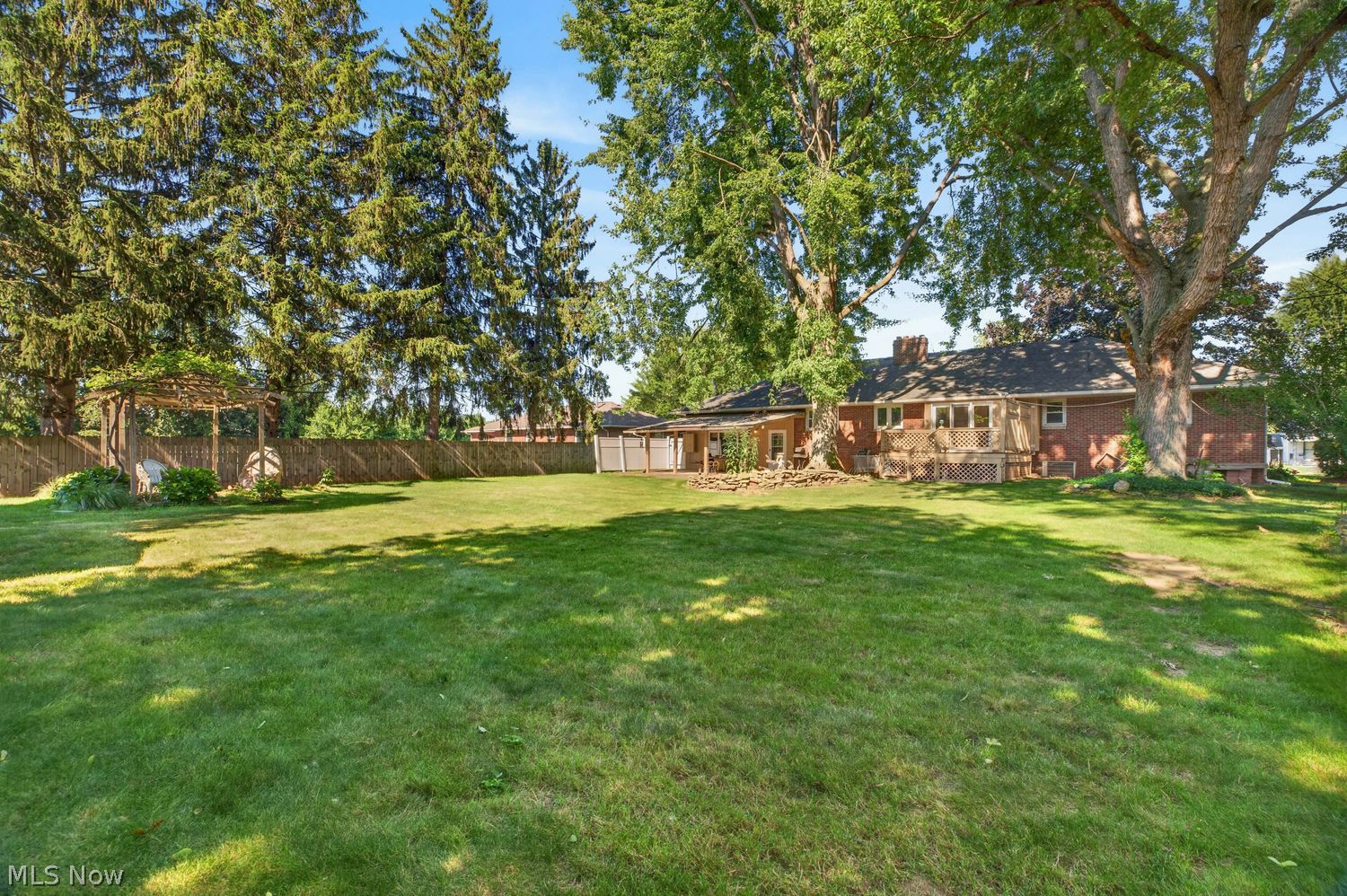 114 S Leavitt Road S Amherst OH 44001
