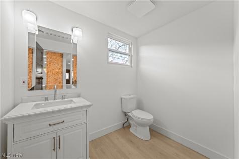 1422 W 77th Street Cleveland OH 44102