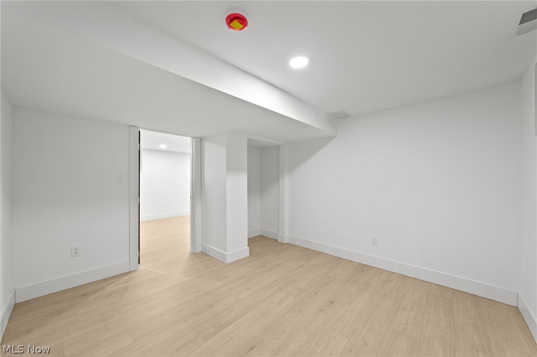 1422 W 77th Street Cleveland OH 44102