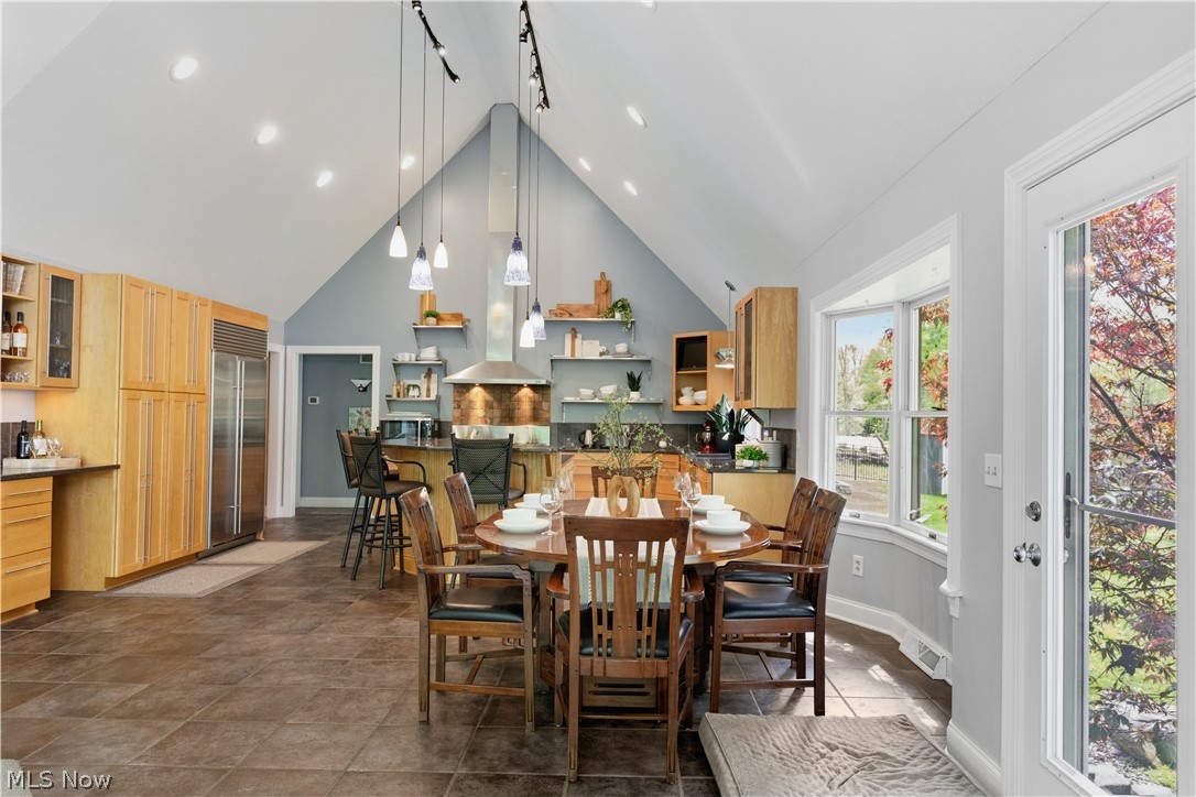 2252 Heston Drive Lake Milton OH 44429