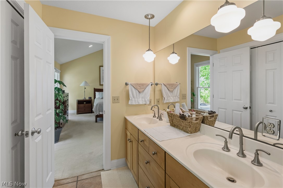 2252 Heston Drive Lake Milton OH 44429