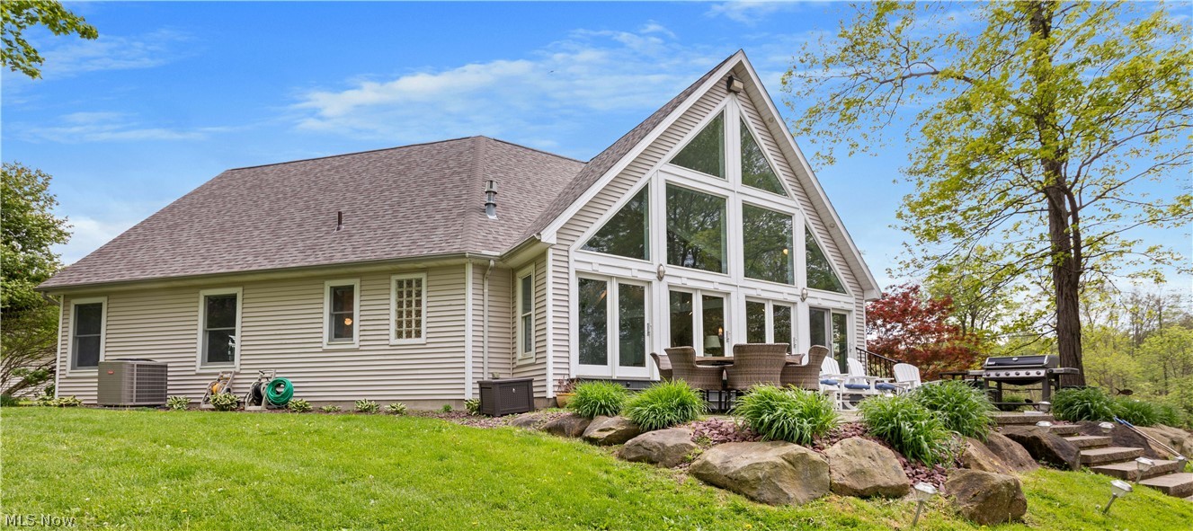 2252 Heston Drive Lake Milton OH 44429