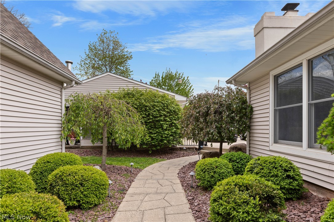 2252 Heston Drive Lake Milton OH 44429