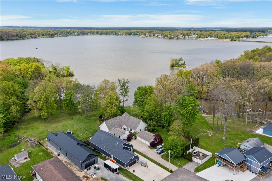 2252 Heston Drive Lake Milton OH 44429