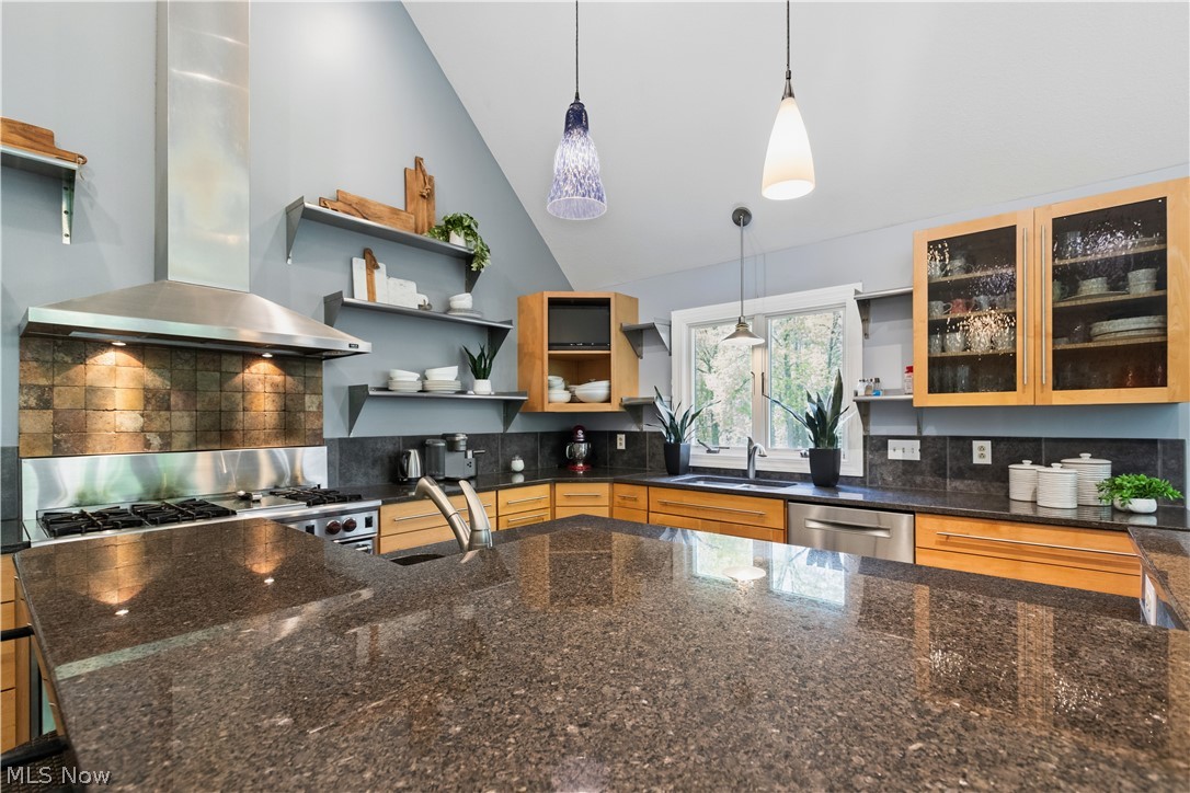 2252 Heston Drive Lake Milton OH 44429