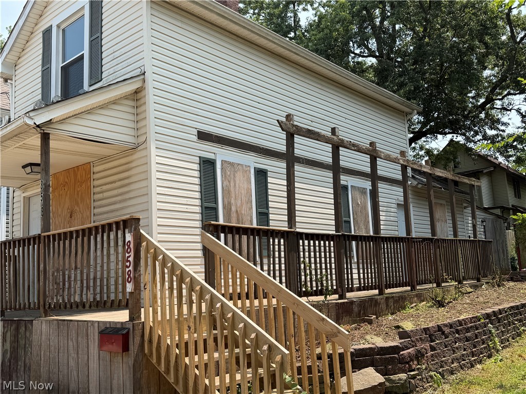 858 Forrest Drive Akron OH 44306