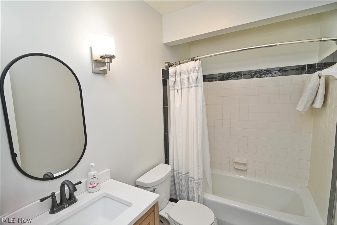 7055 S Palmyra Road Canfield OH 44406