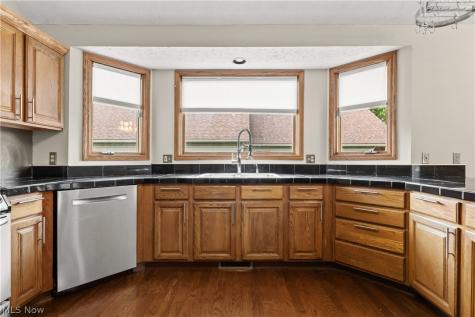 1919 Wendover Circle NE North Canton OH 44720