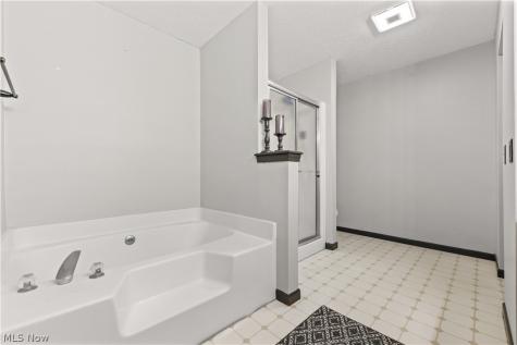 1919 Wendover Circle NE North Canton OH 44720