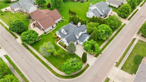 1919 Wendover Circle NE North Canton OH 44720
