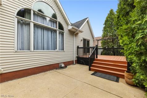 1919 Wendover Circle NE North Canton OH 44720