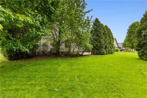 1919 Wendover Circle NE North Canton OH 44720