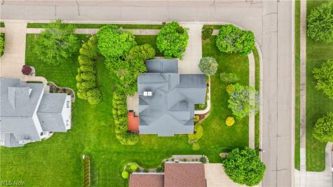 1919 Wendover Circle NE North Canton OH 44720