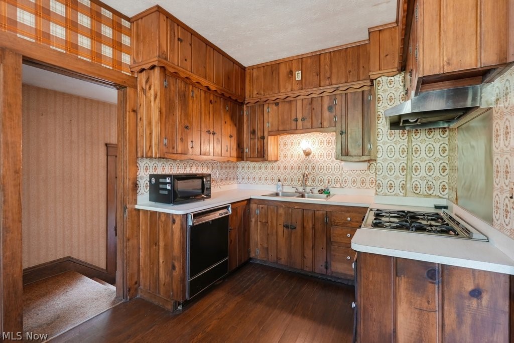27015 Aurora Road Solon OH 44139