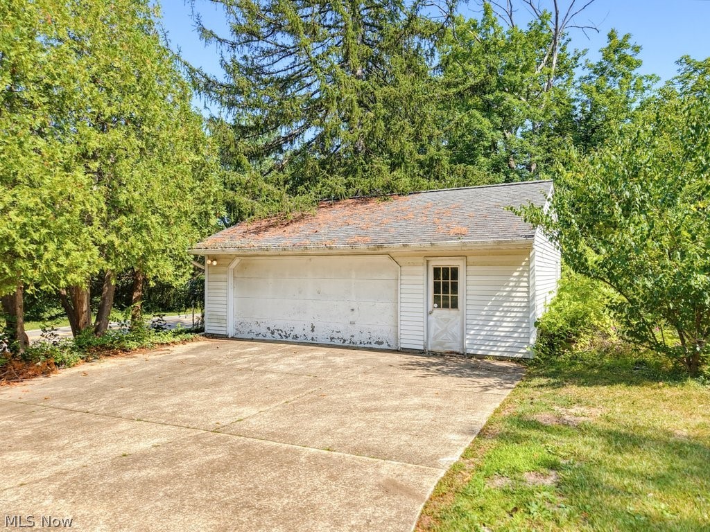 27015 Aurora Road Solon OH 44139